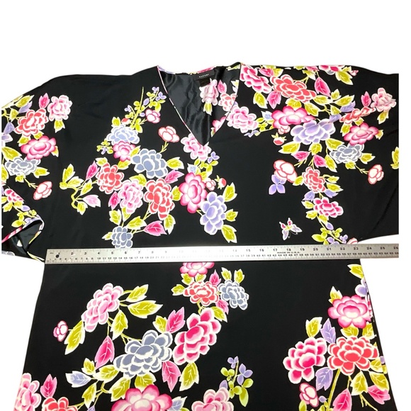 NATORI ‘Josie’ Gardenia Kimono Style V-Neck Kaftan Side Seam Pockets  NWT Sz M - Picture 6 of 9